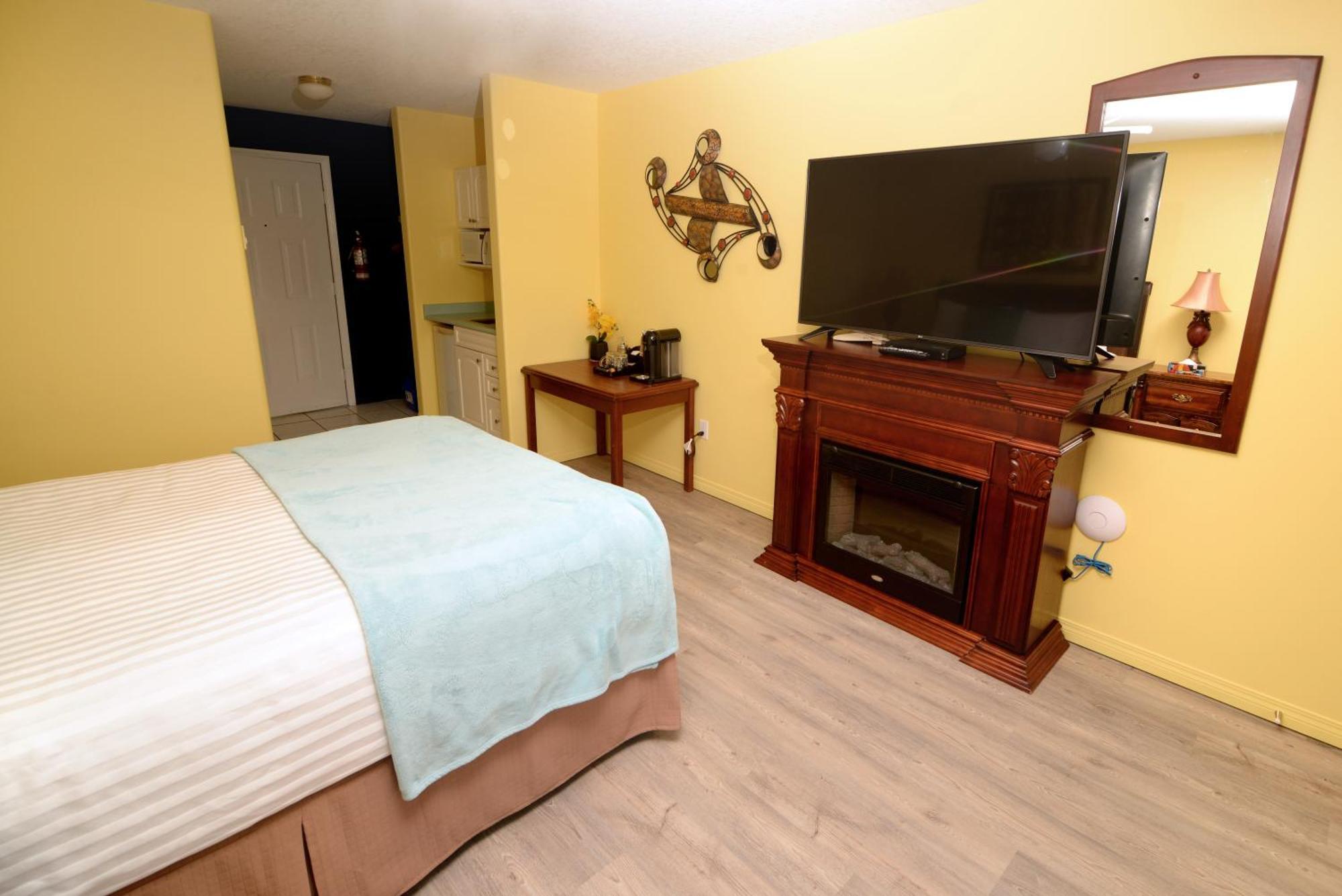 Casa Grande Inn Куаликум Бийч Екстериор снимка